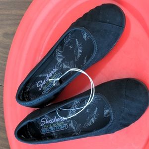 Skechers Kiss-Smooch Black 7.5 NIB